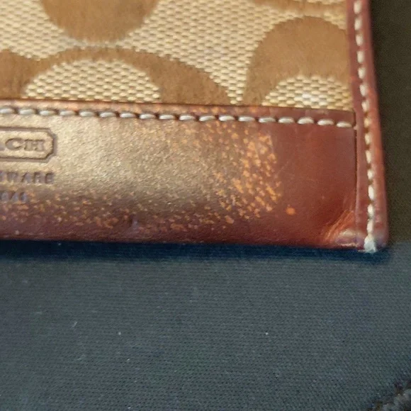 Vintage Coach Mini coin wallet with signature pattern. - Picture 4 of 8